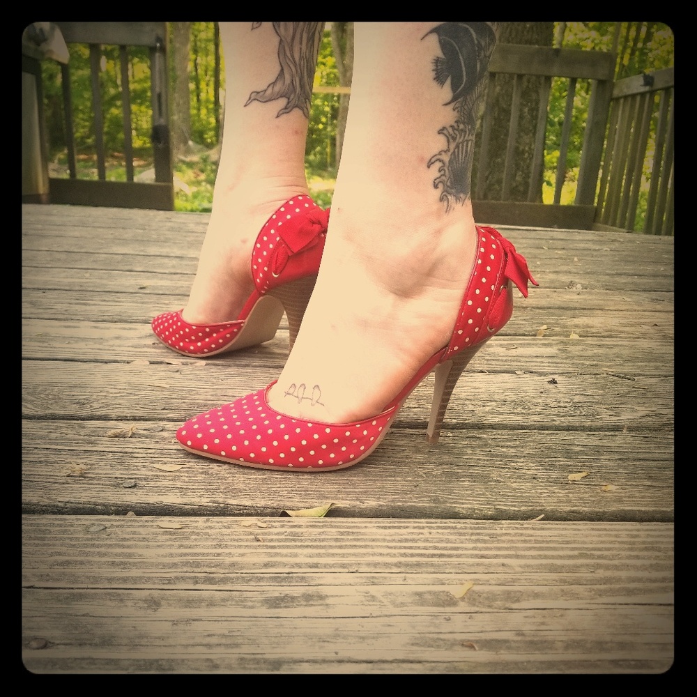 George red polka dot pointed toe stilettos size 8